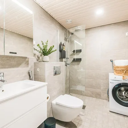 Stylish 2Br With Balcony, Aircon, 24H Shop Helsinki