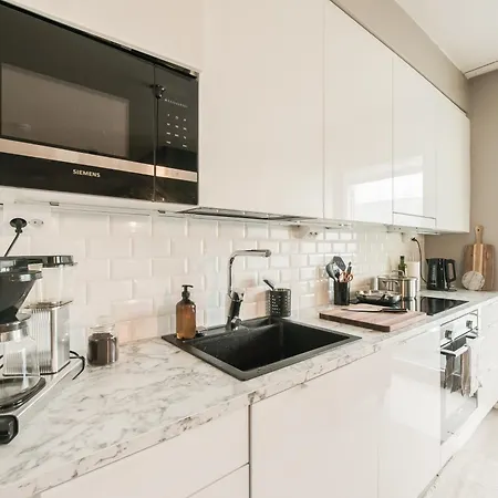 Stylish 2br With Balcony, Free Parking, 24h Shop * Helsinki