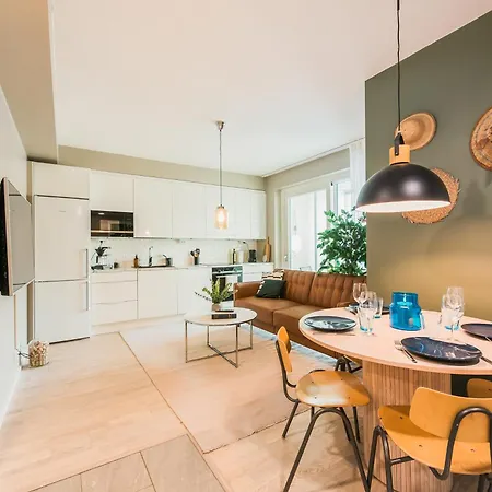 Stylish 2Br With Balcony, Aircon, 24H Shop * Helsinki