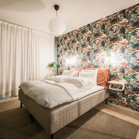 Stylish 2br With Balcony, Free Parking, 24h Shop *